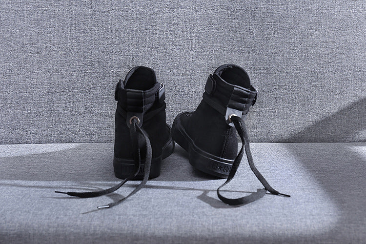 Classic Sneakers | Black & White