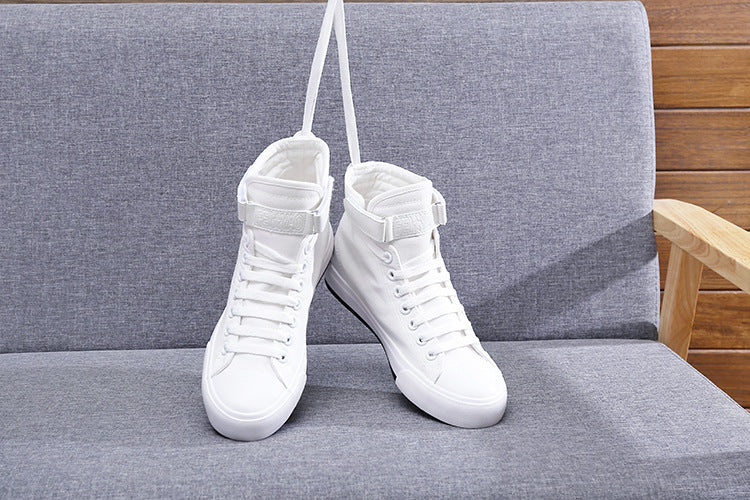 Classic Sneakers | Black & White