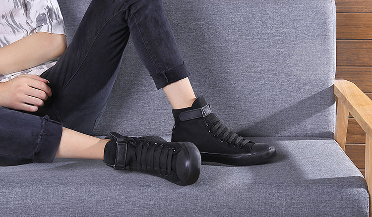 Classic Sneakers | Black & White
